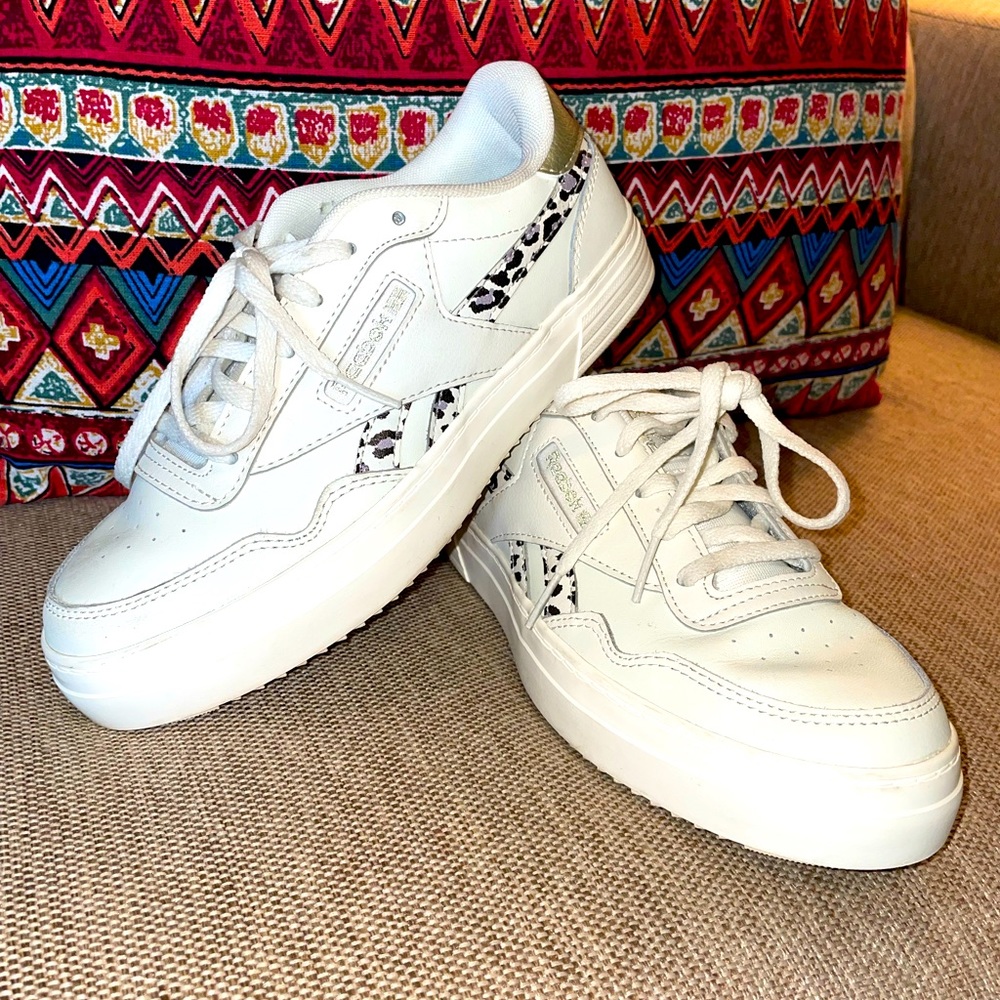 Reebok ladies sneakers, 6.5.